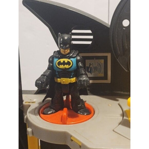 Fisher Price Imaginext Super Friends Batcave Playset 2012 - Picture 7 of 16